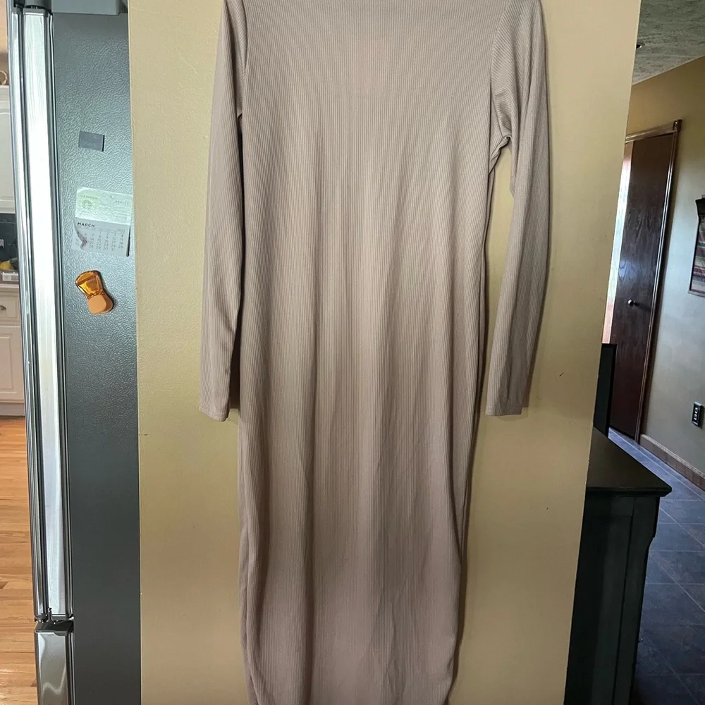 Missguided Ribbed MIDI dress - Picture 3 of 4